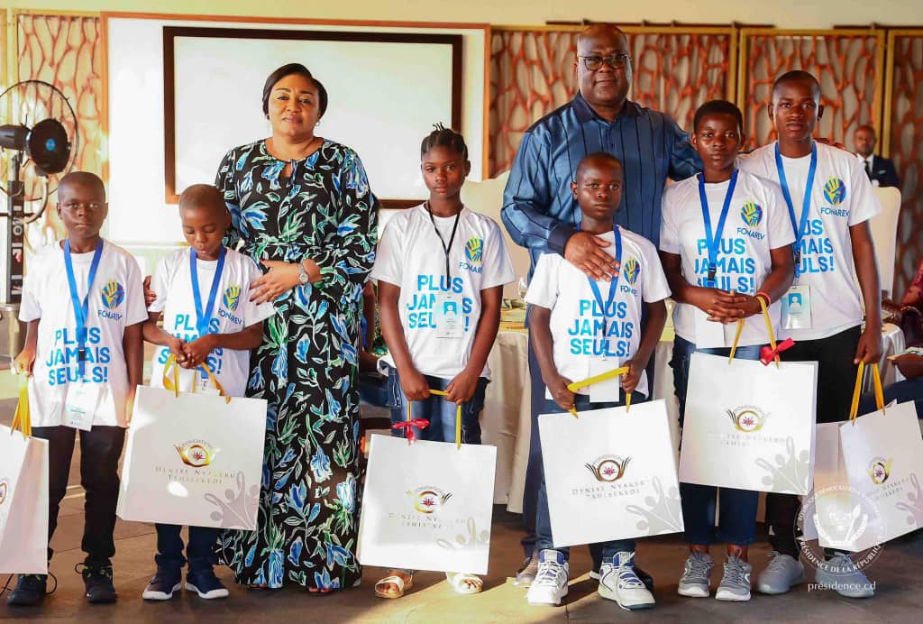 Félix Tshisekedi rencontre des enfants déplacés de guerre à la cité de l&rsquo;UA