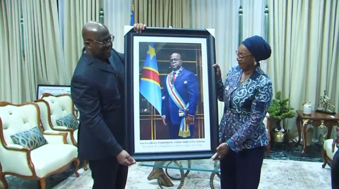 Félix Tshisekedi reçoit son nouveau portrait officiel