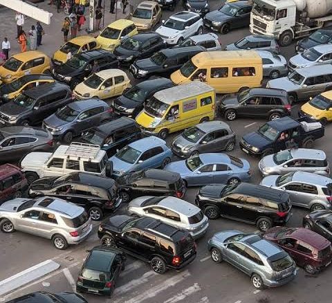 Kinshasa : Entre embouteillages, pluie et chaos, le quotidien infernal des Kinois