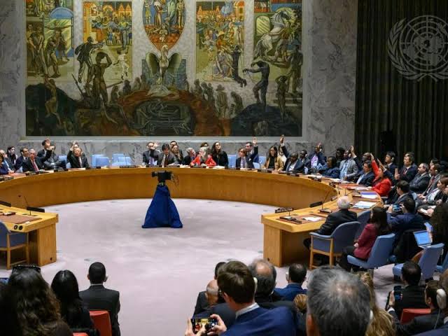 La Surenchère des Résolutions de l&rsquo;ONU : Une Critique de l&rsquo;Inertie du Conseil de Sécurité et de l&rsquo;Impuissance des Résolutions en RDC