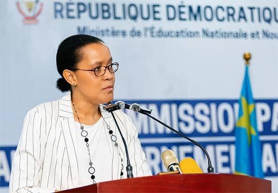 Raïssa Malu impose la sobriété : une Journée de l&rsquo;Enseignement sous le signe de la réflexion