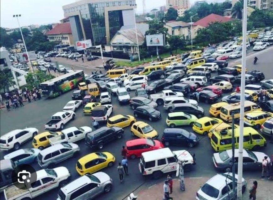 Kinshasa abandonne les plaques alternées et impose de nouvelles règles aux poids lourds
