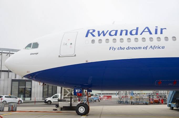 La RDC reprend le contrôle du ciel, RwandAir en chute libre