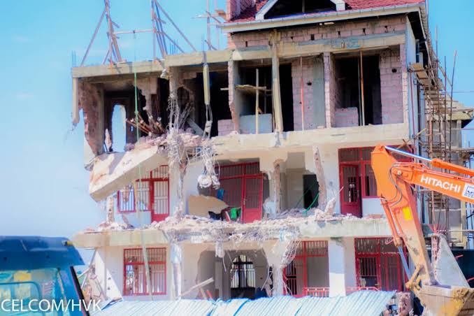 Démolition des constructions anarchiques à Kinshasa : Un signe révélateur des dysfonctionnements administratifs et politiques en RDC
