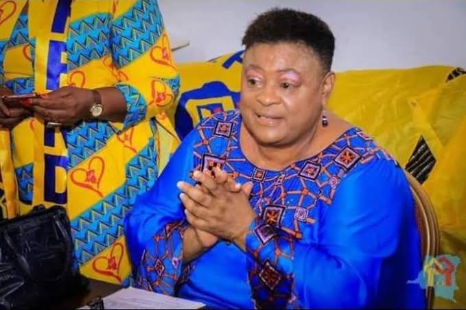 Tshala Muana: La Reine du Mutuashi