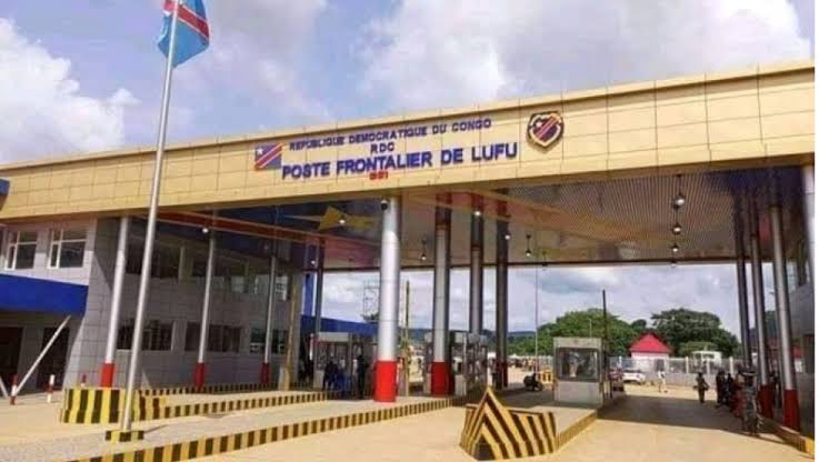 RDC – Frontières : Tshisekedi exige la fin des tracasseries aux postes douaniers