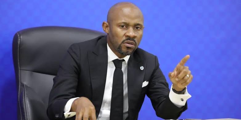Communication d’État : Patrick Muyaya, entre maîtrise médiatique et échec structurel