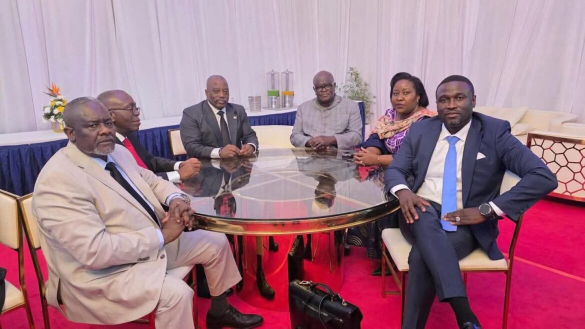 RDC : Seth Kikuni rejette la suspension de 13 partis d’opposition et alerte sur les risques pour le pluralisme politique