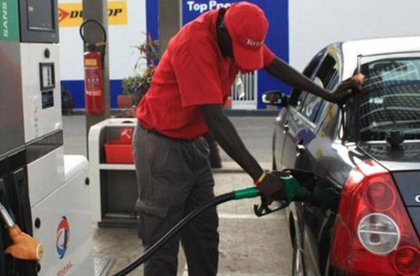 Prix du carburant en RDC : de 2 635 à 5 600 FC, l&rsquo;écart se creuse entre les zones